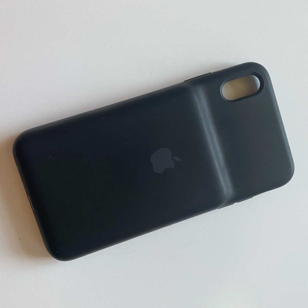 Apple iPhone XS Max Charging Case